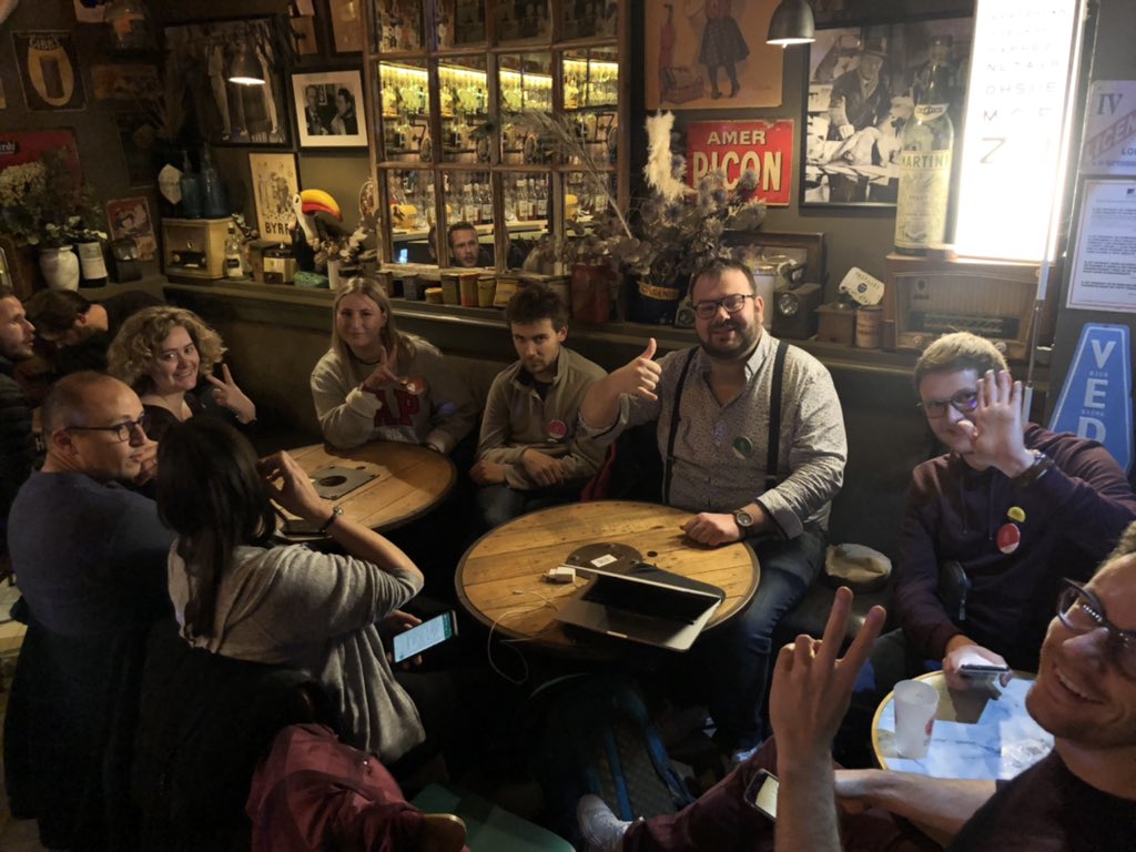 0h00 : le musée Beauvoisine ferme ses portes 😢 mais on va pas se laisser abattre !! 🍻🍹🌴

👀 Quoi on me chuchote que les participants du Nord ont influencé le reste de l’équipe 🤭

#museomix #museomixrouen <a href="/RMM_Rouen/">RMM Rouen</a>