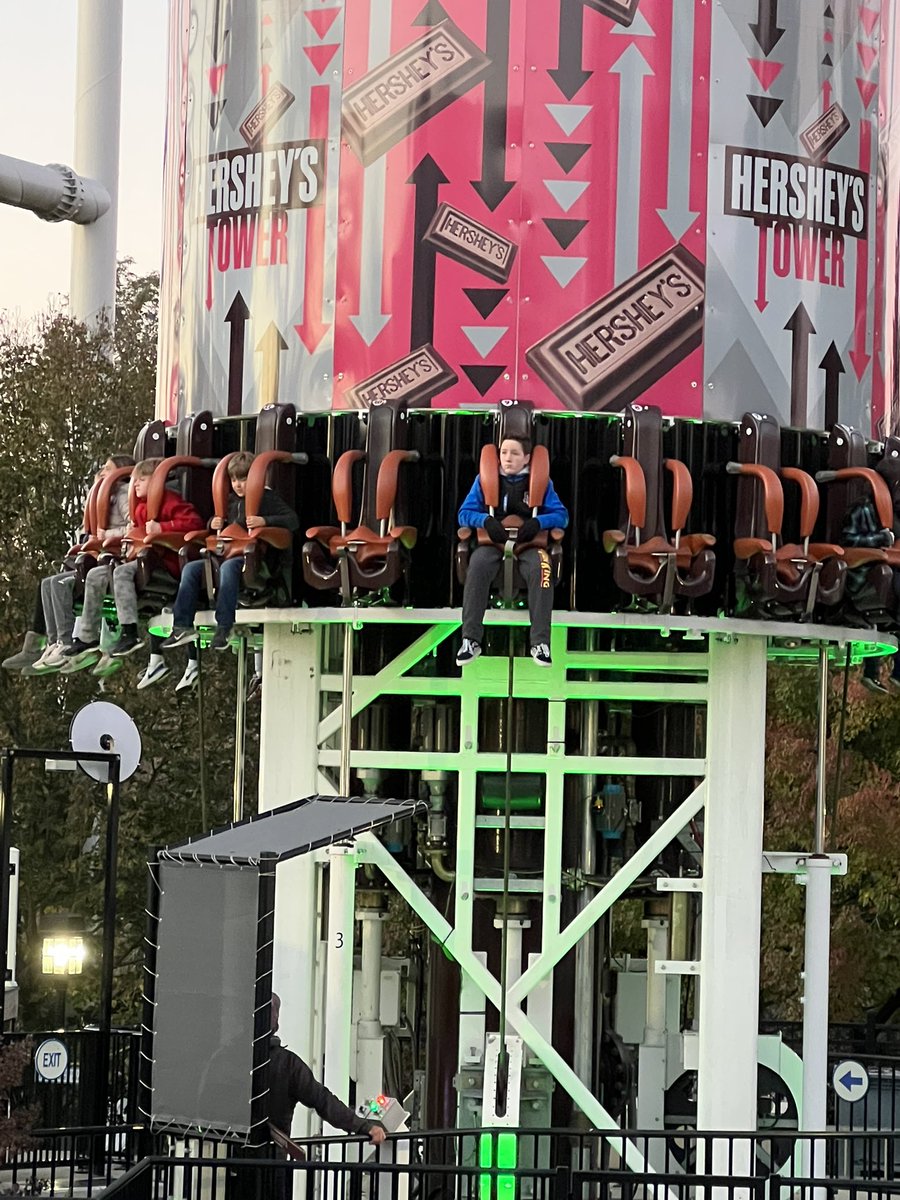 lregos's tweet photo. Turning out to be a great evening at the park! Having season passes is one of the best decisions we ever made! Ten years and counting! @Hersheypark #Hersheyparkhappy #Bonusweekend https://t.co/gGwUSTFGbr