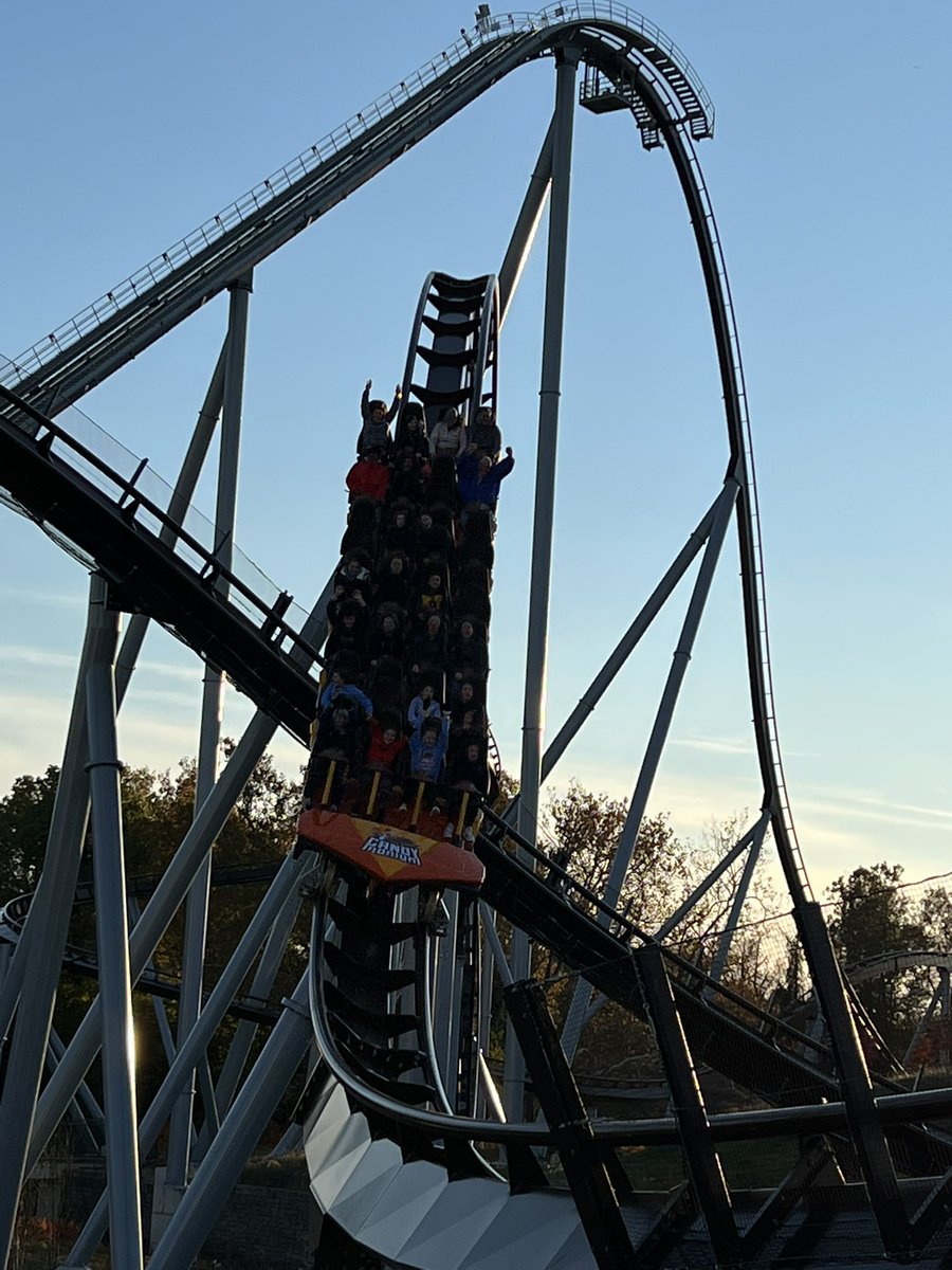 lregos's tweet photo. Turning out to be a great evening at the park! Having season passes is one of the best decisions we ever made! Ten years and counting! @Hersheypark #Hersheyparkhappy #Bonusweekend https://t.co/gGwUSTFGbr