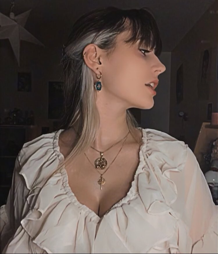 Diane🔔 tweet media
