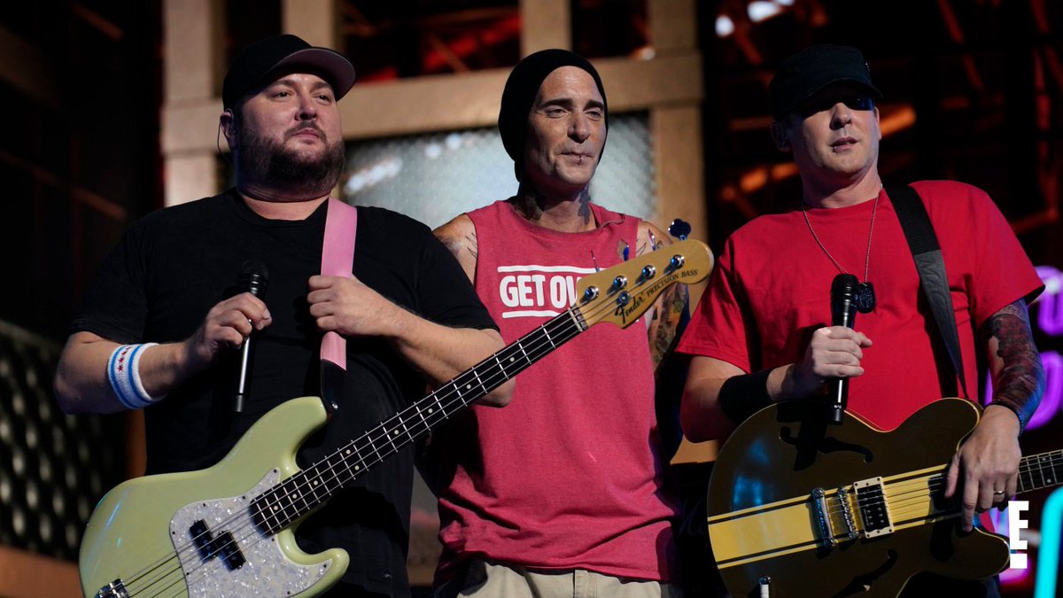 eentertainment's tweet photo. 90s Rock hits the stage on next week's #ClashOfTheCoverBands! 🎸🎶 It's @foozfighters vs @blank281 for another EPIC night of music, Wednesday at 9:30/8:3oc. https://t.co/xKTb9jrvrq