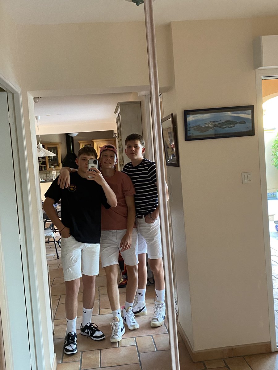 BeillLucas's tweet photo. Joyeux Anniversaire mon reuf @NeffYves ❤️ https://t.co/NQa6SasFJt
