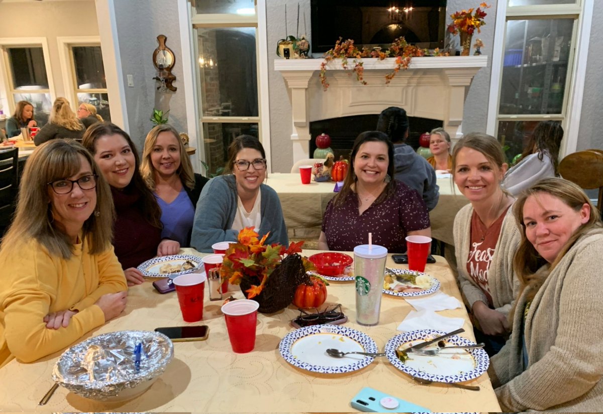 jaofcabot's tweet photo. November Chapter Meeting &amp; Early Friendsgiving Dinner 💙💙 #jaofcabot #cabotja #naja #juniorauxiliary #friendsgiving https://t.co/GaYLFyllZp