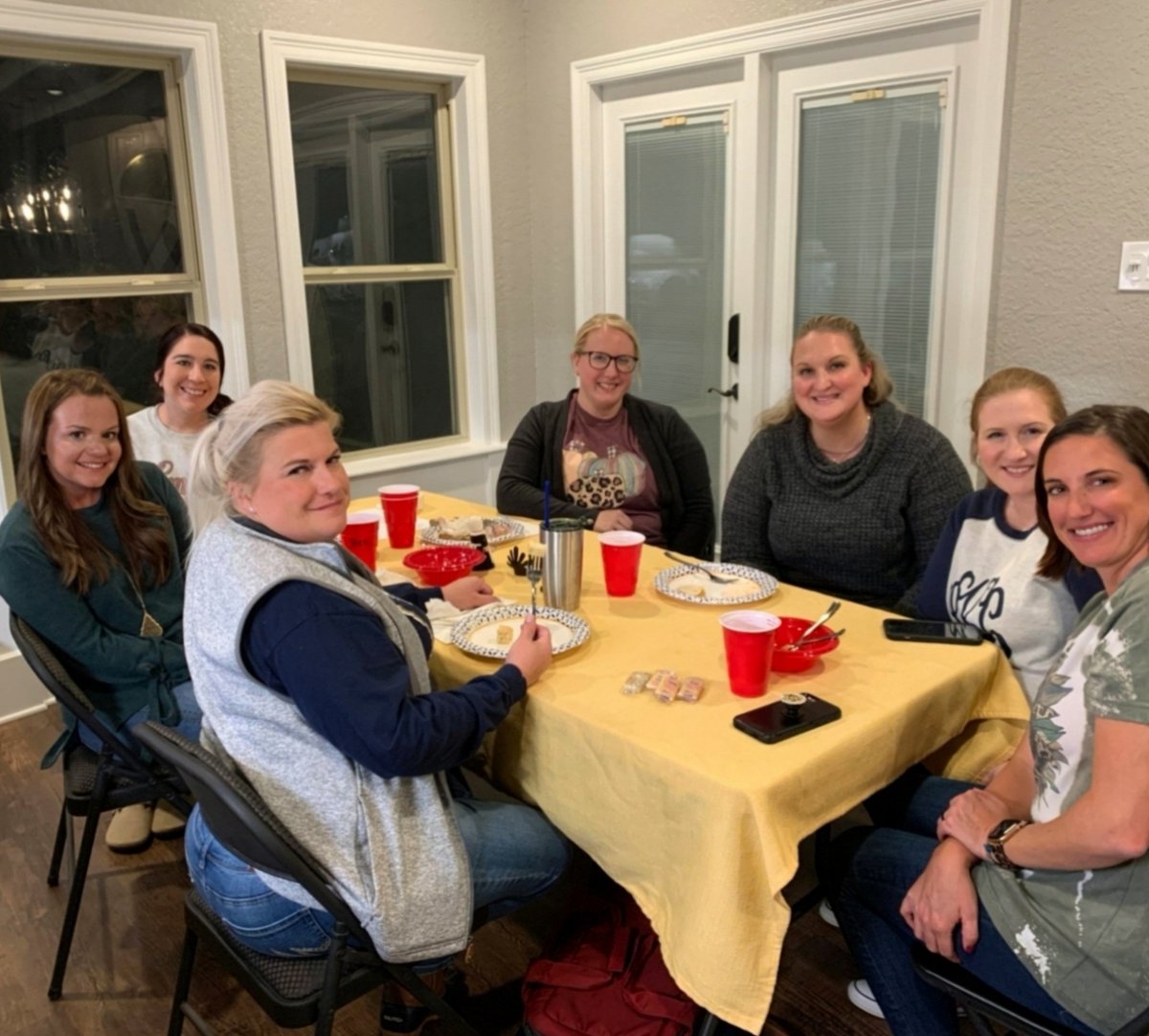 jaofcabot's tweet photo. November Chapter Meeting &amp; Early Friendsgiving Dinner 💙💙 #jaofcabot #cabotja #naja #juniorauxiliary #friendsgiving https://t.co/GaYLFyllZp