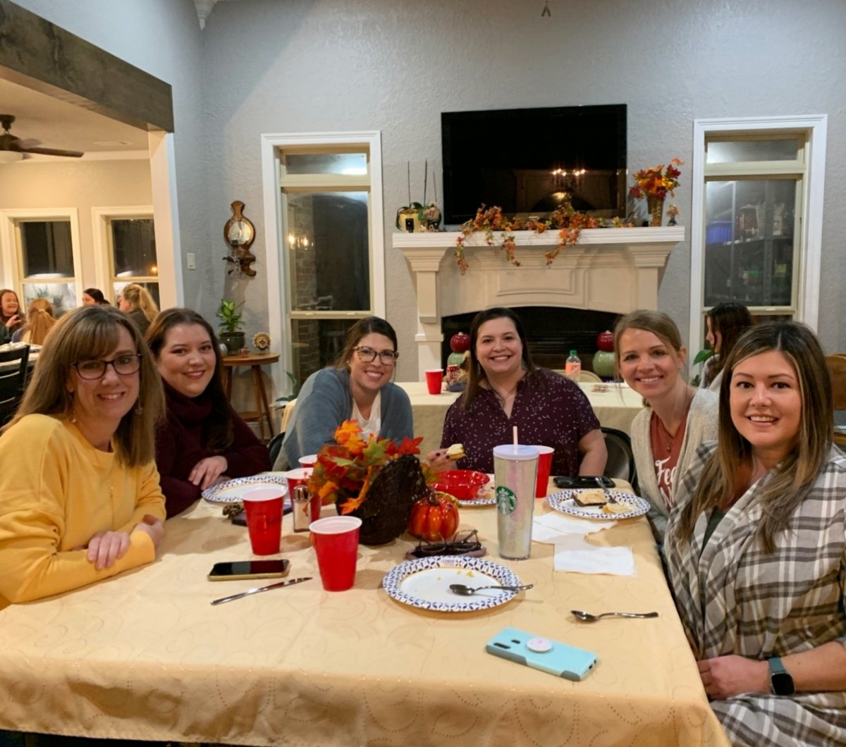 jaofcabot's tweet photo. November Chapter Meeting &amp; Early Friendsgiving Dinner 💙💙 #jaofcabot #cabotja #naja #juniorauxiliary #friendsgiving https://t.co/GaYLFyllZp