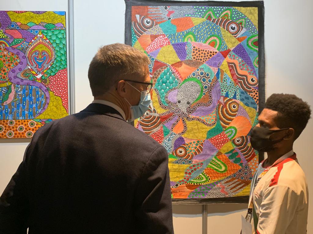 AusHCPNG's tweet photo. Papua New Guinea artists have suffered the economic effects of the COVID-19 pandemic, but it was great to see that their talent and inspiration has not waned at the first 🇵🇬 contemporary art exhibition hosted by the National Cultural Commission at APEC house this weekend. https://t.co/liAfDk1asH