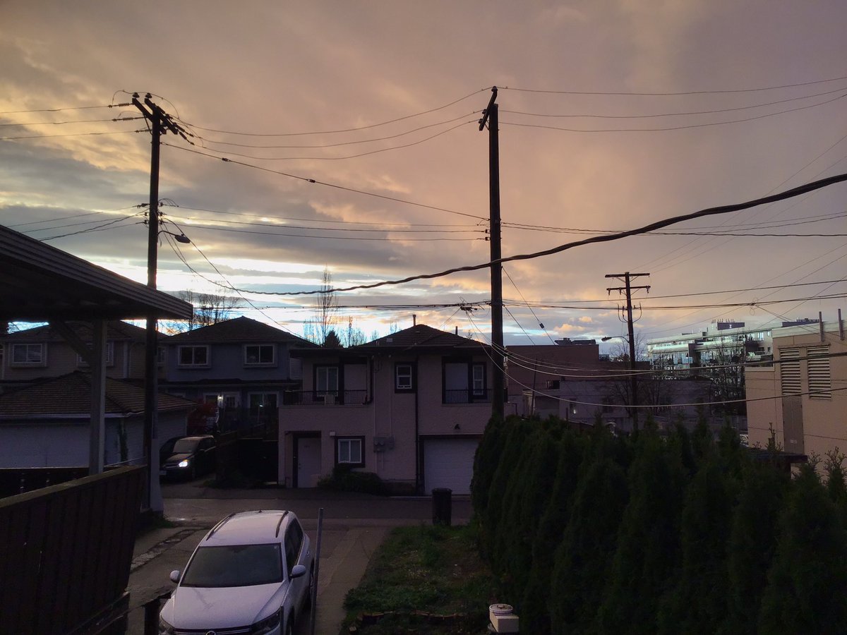 ScoobyisMe's tweet photo. All in the same evening. https://t.co/A3L1M8Y2lB
