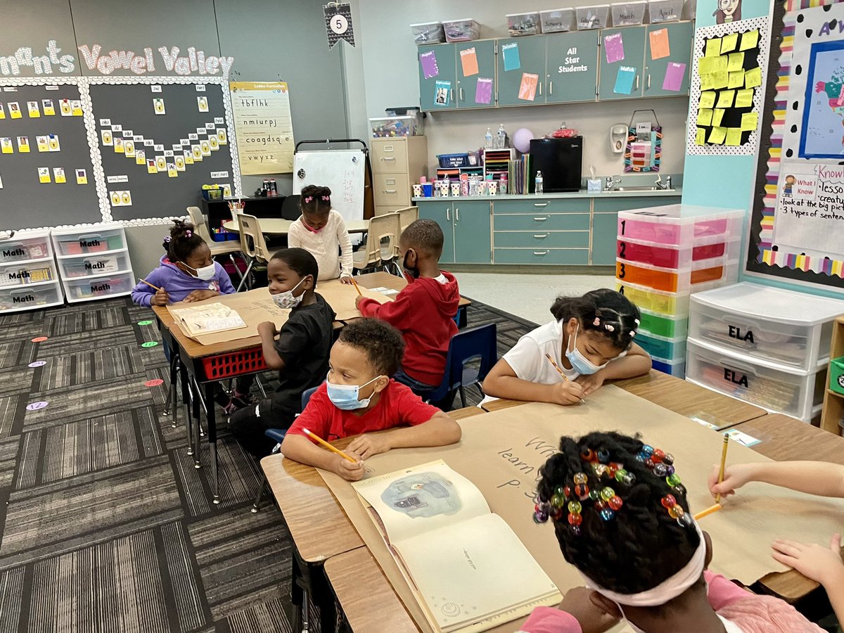 Mrs_Courlas's tweet photo. Today we did a #jigsaw notice and share about our current #WitandWisdom book, Me…Jane. The kids did a great job noticing and responding to each other! #TeamTussing #PLSDproud #fabulousinfirst https://t.co/wDFfK5naMv