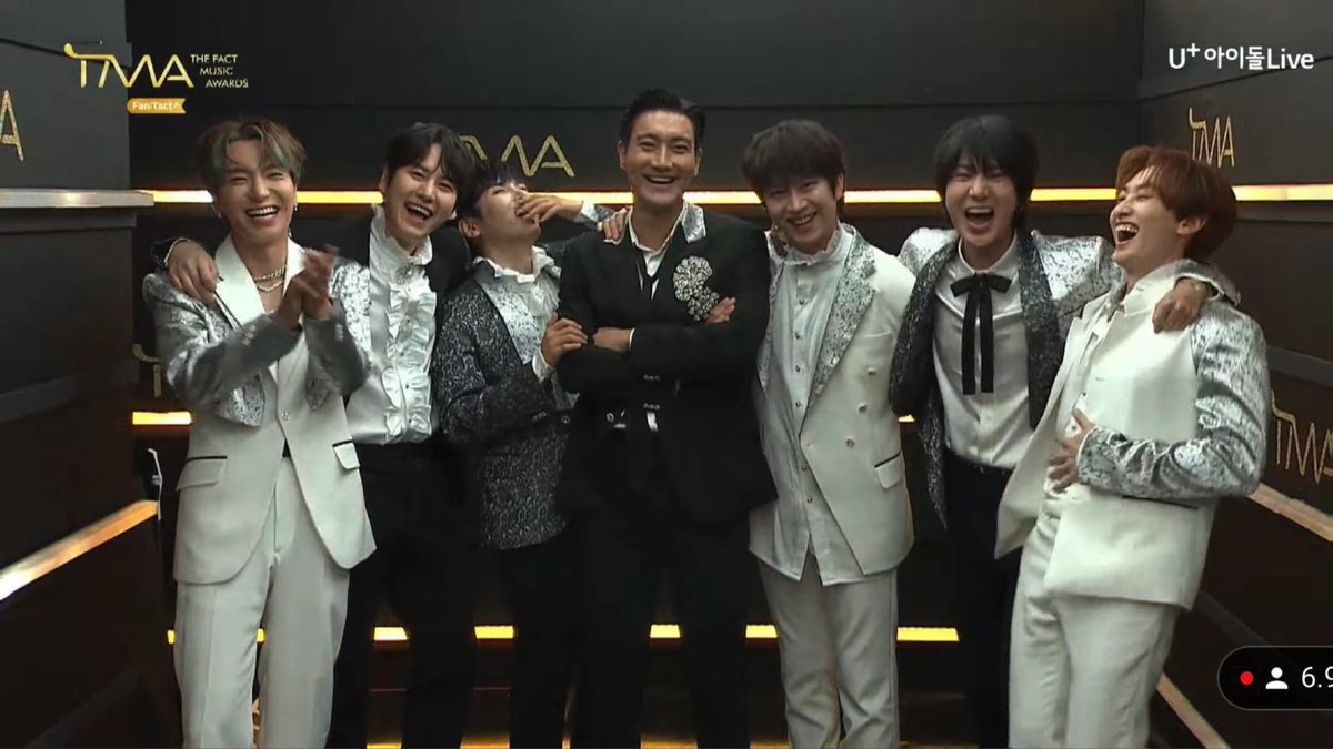 いつも元気と笑いをありがとう♪(´∀`*)これからも、中学生みたいなお兄さん達でいてください😆
うりぬんえるぷえよ〜

 #SUPERJUNIOR
 #SJ_16th_ANNIVERSARY