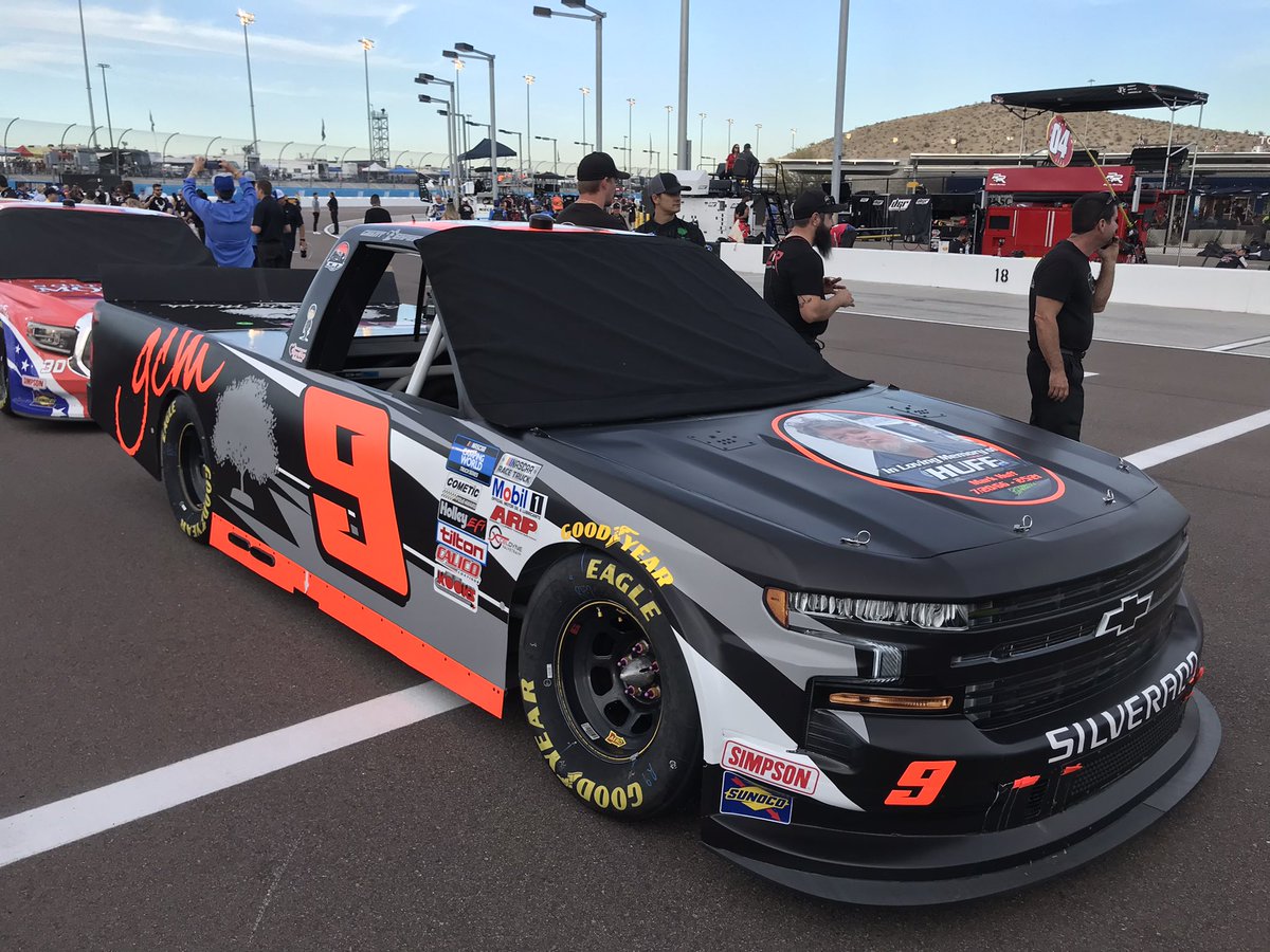 GrantEnfinger's tweet photo. Last one of the season!  Today hasn’t been easy but we aren’t giving up.  Green flag in a half hour https://t.co/hoBNYV1JB0