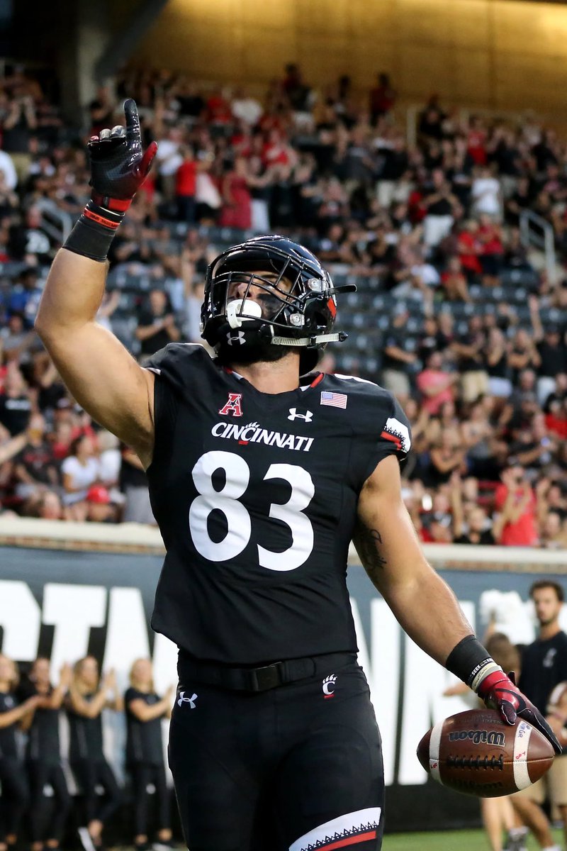 jackson_mcgohan's tweet photo. After a great phone call with @MikeDenbrock &amp; @Im_MikeB I am extremely blessed to announce that I have received an offer to the university of Cincinnati @_maximus347 @RBCoachPaige @PatLambert13 #GoBearCats https://t.co/9C2EyxZBDO
