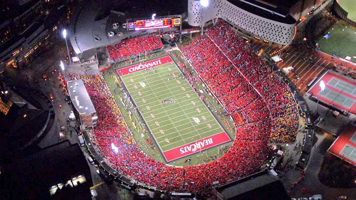 jackson_mcgohan's tweet photo. After a great phone call with @MikeDenbrock &amp; @Im_MikeB I am extremely blessed to announce that I have received an offer to the university of Cincinnati @_maximus347 @RBCoachPaige @PatLambert13 #GoBearCats https://t.co/9C2EyxZBDO