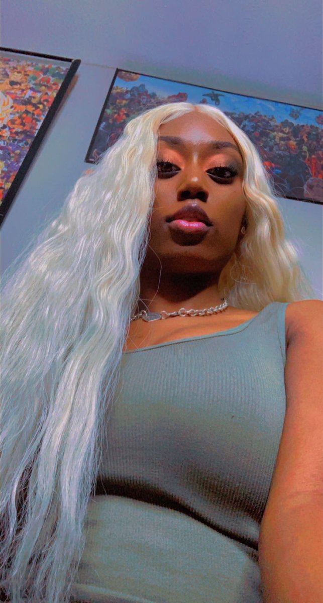 ZaelyMusic's tweet photo. Chocolate 🍫 🧝🏾‍♀️ https://t.co/H0skCxEbGZ