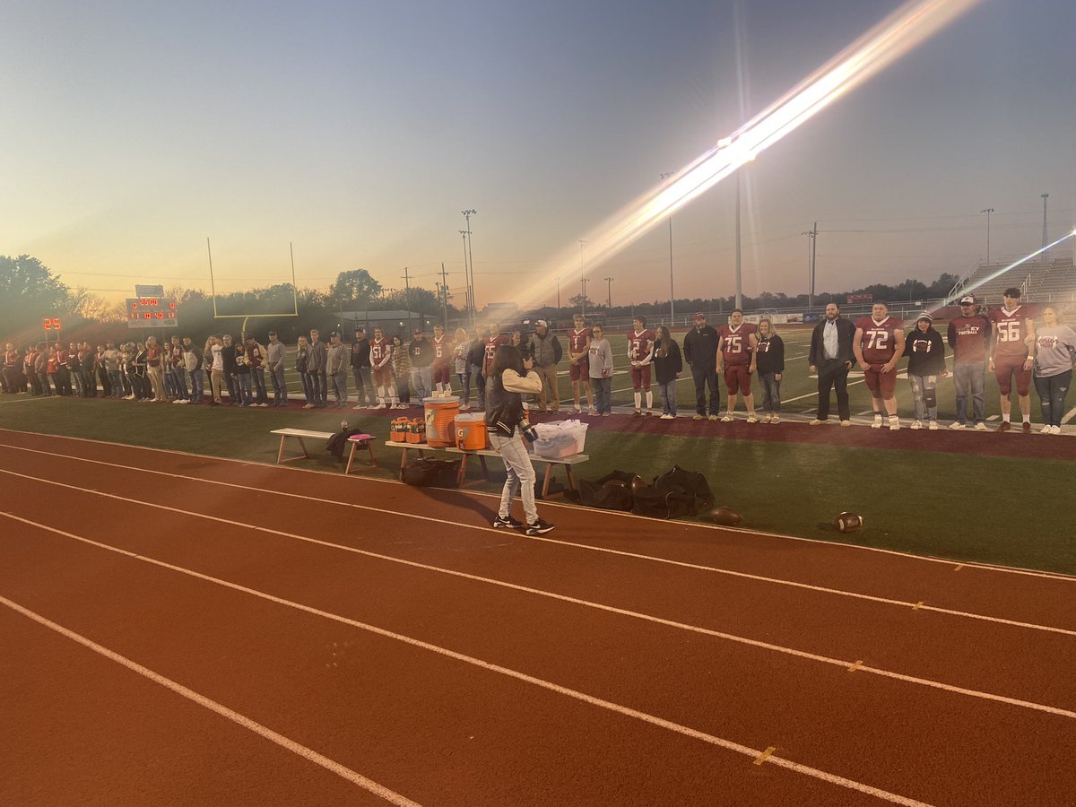tlruble22's tweet photo. Fall seniors!!! Thank you band, cheer, cross country, and football seniors and parents. Thank for your 4 years!!! https://t.co/HS4MA7U5Yp