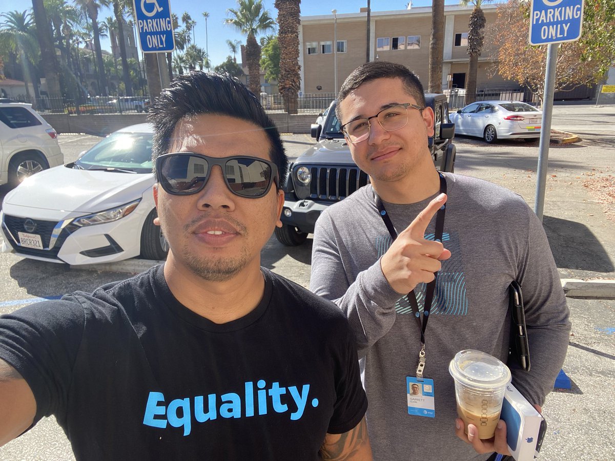 andrew_oum's tweet photo. Friday vibes with bossman & my team!! #Roadto500 #Riverside3 #Notorious
@IHXPacific @brianxjr @kdavies_ihx https://t.co/11d7RPi5pl
