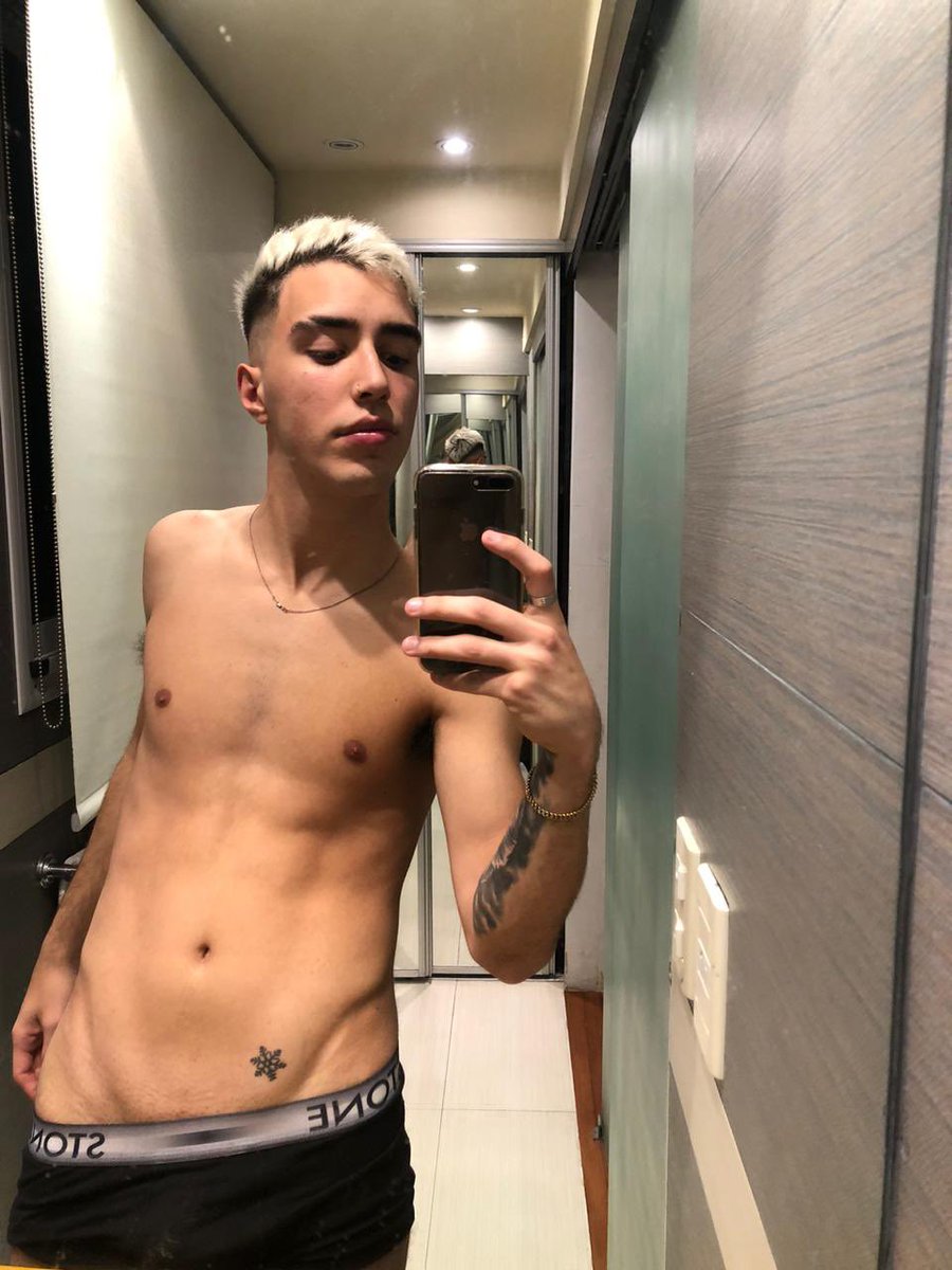 drochstein's tweet photo. Se vuelve a only?? Con más contenido XXX que nunca? 

https://t.co/AW4b4kFEK6… https://t.co/Wyr3ttM3jc