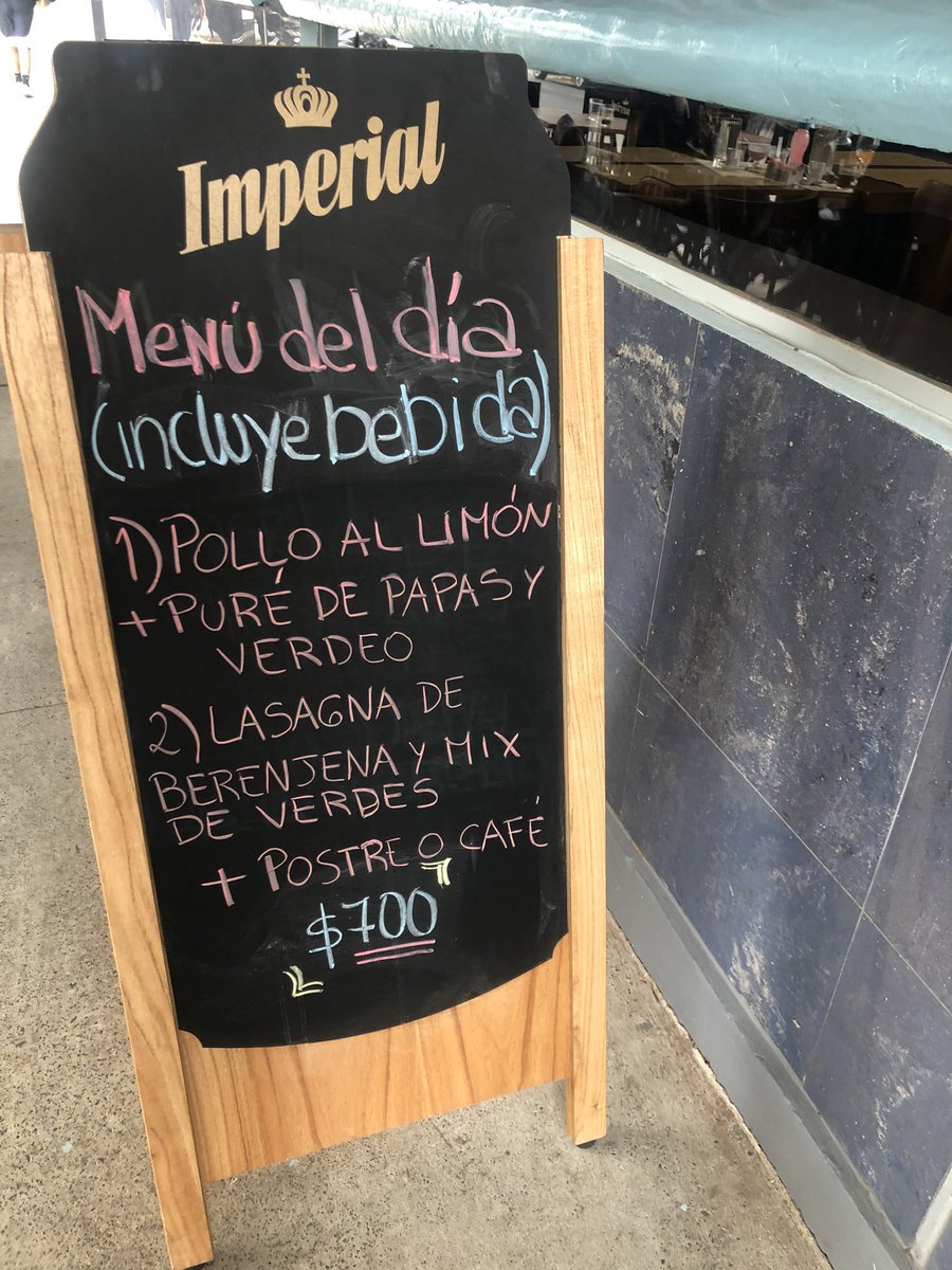 malcomgomez's tweet photo. Hoy en el “Comedor GEVP”. No se puede creer lo lindo que quedó, la onda y el morfi. Cocina de barrio. Felicitaciones al compadre @rocky_cuatro. Envidia sana a los vecinos de Villa de Parque, Devoto y aledaños. https://t.co/hlDlcDMcIM