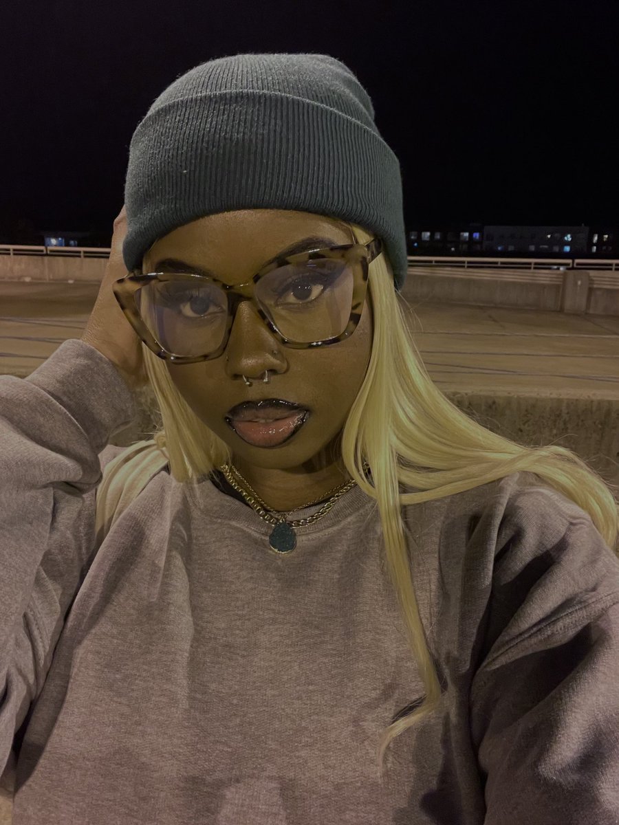 e_laniec's tweet photo. its cold as hell now🙄 https://t.co/7ar4WHDAFo