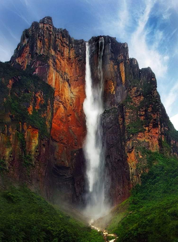 Какой водопад самый высокий. Водопад Анхель Венесуэла. Боливар Венесуэла водопад. Самый высокий водопад в мире Анхель. Каракас водопад Анхель.