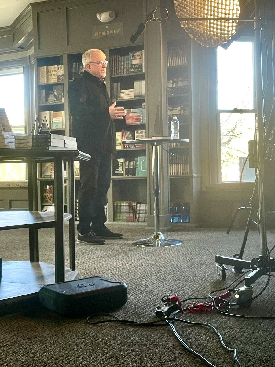 MarkMittelberg's tweet image. Was excited to record a session today for Summit Ministries @summitmn in Manitou Springs, Colorado. Talked about #ContagiousFaith 🎆‼️