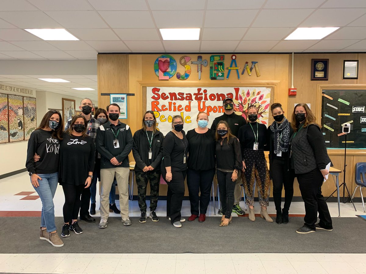 YctUnited's tweet photo. Proud to wear black in support of our fellow educators in @OssiningA! @nysut #FairContractNow #RespectTeachers https://t.co/qyBG6fmQSb