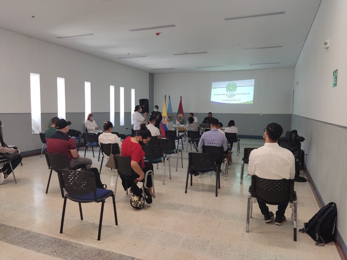 DevalPolicia's tweet photo. #AEstaHora participamos en el programa Integral de Seguridad y Protección para las Comunidades y Organizaciones en los Territorios en su componente Ruta Pacífica de Mujeres #Tuluá. Damos a conocer la estrategia #ESPOV. #DDHH @MinInterior https://t.co/Qk1mICFZds