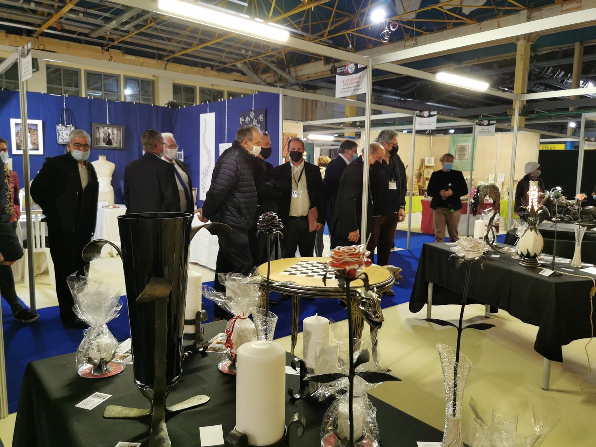 CMA_Normandie's tweet photo. [ SALON MÉTIERS D'ART ]
Inauguration de #FestivArt en présence des élus et partenaires  
🤩 Près de 60 exposants et 4 centres de formation au RDV 👍
📆 Du 5 au 7 novembre au Hub Expo de #Louviers
Info 👇  https://t.co/FuZeivnApU #artisanat #art #Excellence https://t.co/W0aEkVy9rr