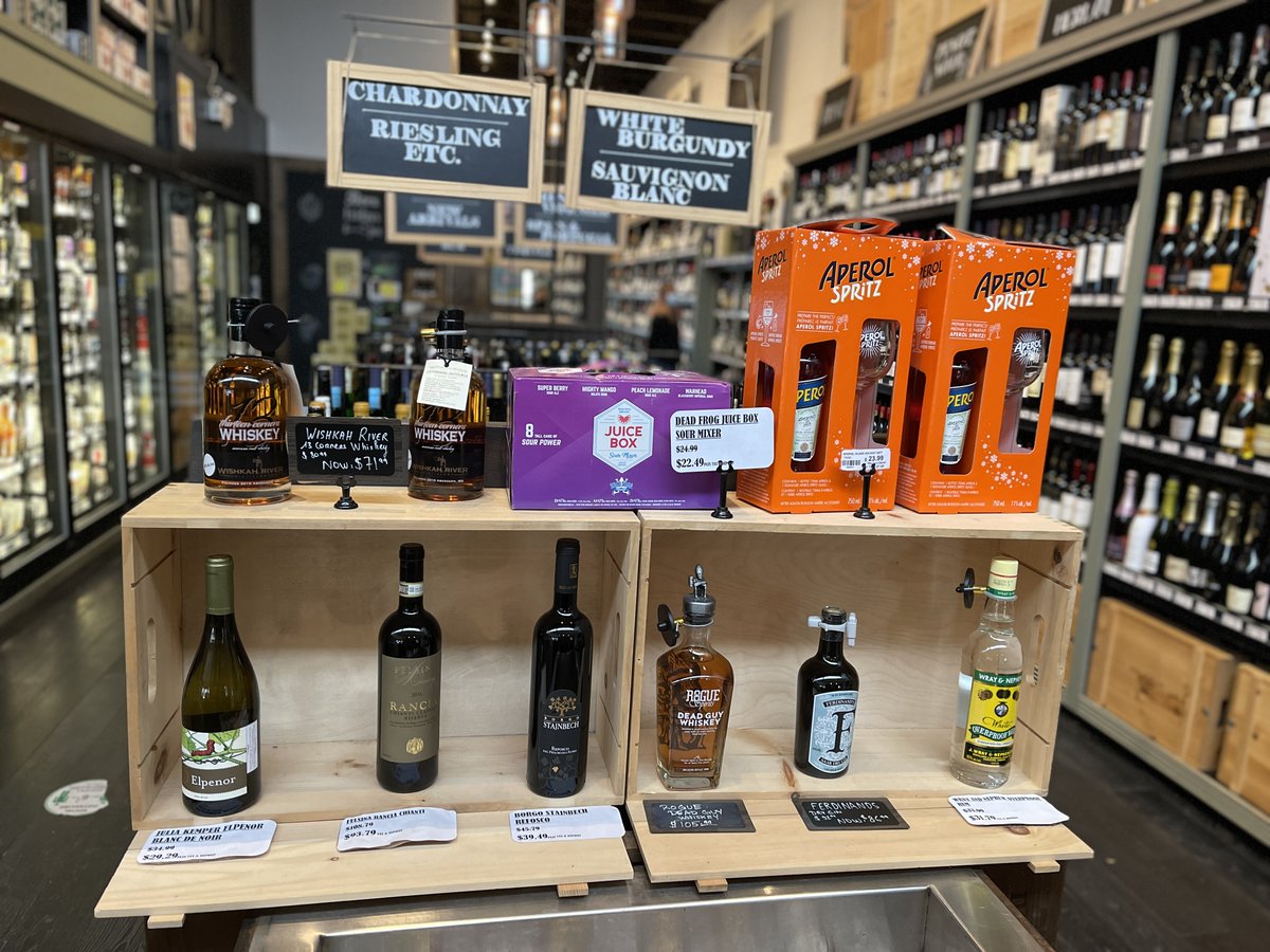 DunbarLifeMag's tweet photo. Wine for the weekend! New District is on Dunbar St near W 41st. #newdistrict #winestore #dunbarvillage #dunbarlife #pallamedia #wineadvent https://t.co/3ySNEC7oO6