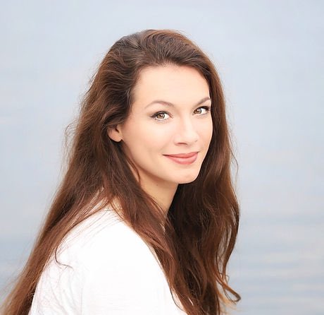 CincySymphony's tweet photo. #Mahler's Fourth Symphony expresses the stunning grace that can often be found amid tragedy. Conductor @jamesgaffigan leads the CSO and soprano Catherine @Trottmann_C in Mahler's Fourth NOV 13-14 at Music Hall.

Tickets + info → https://t.co/GqRnehzPC7 https://t.co/mYRZWkHG1V