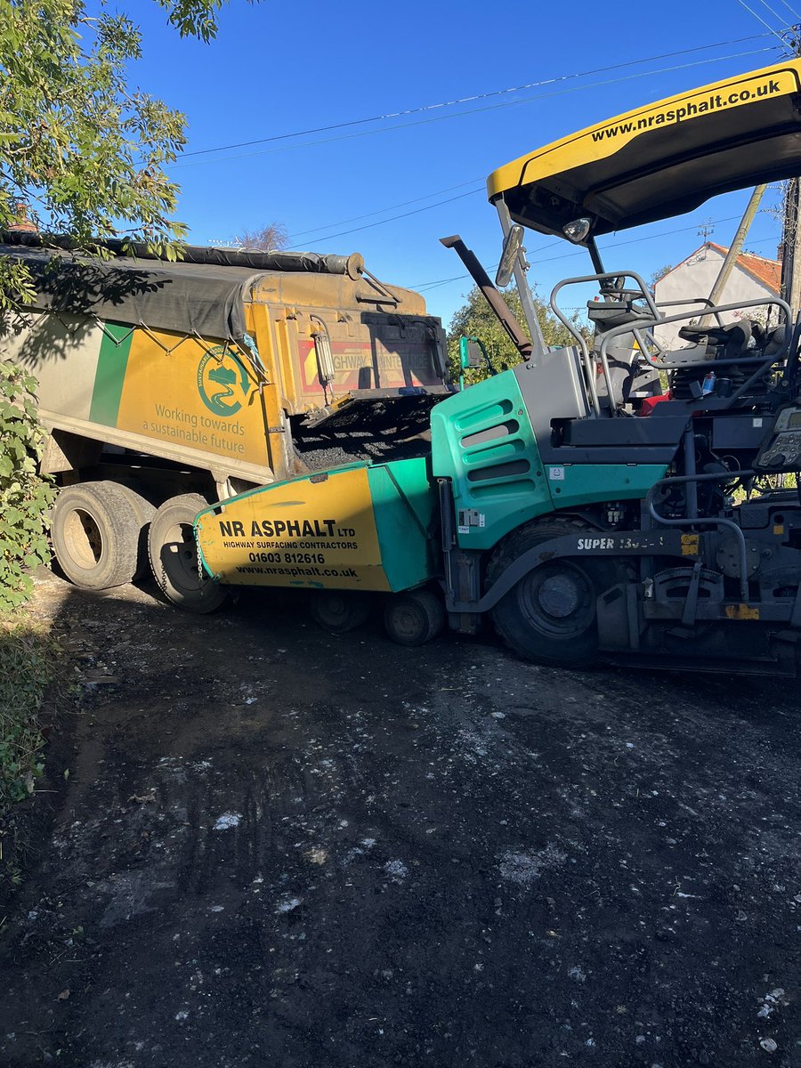 NRAsphalt's tweet photo. Plane out machine lay in stiffkey today 👍🏻👍🏻 https://t.co/CdJW7LTeaP