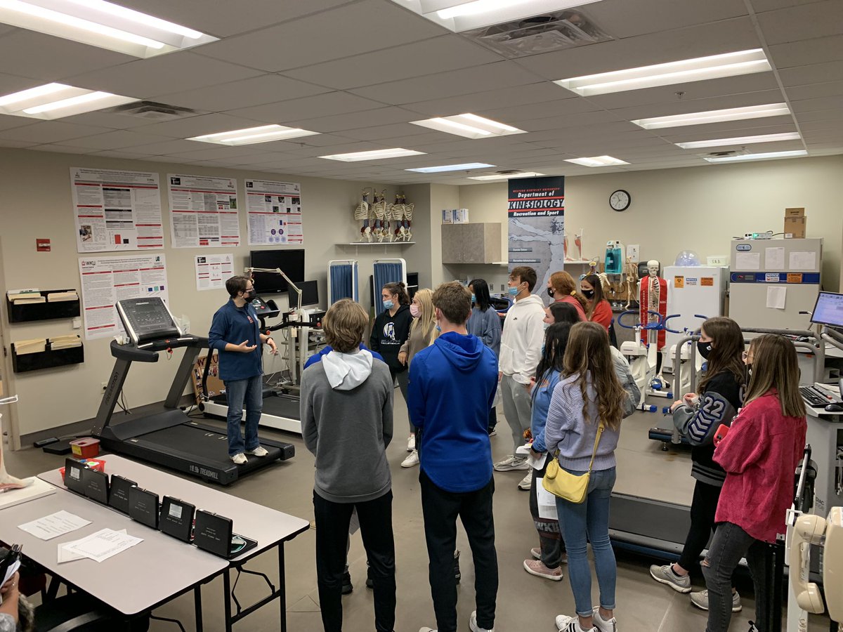 WKUEXS's tweet photo. It was great to meet local high school students for the CHHS Health Sciences Career Day.  @CHHS_WKU @WKU_KRS @wku @WKUAdmissions #wearechhs #wkuexs https://t.co/RkS8pNe0wL