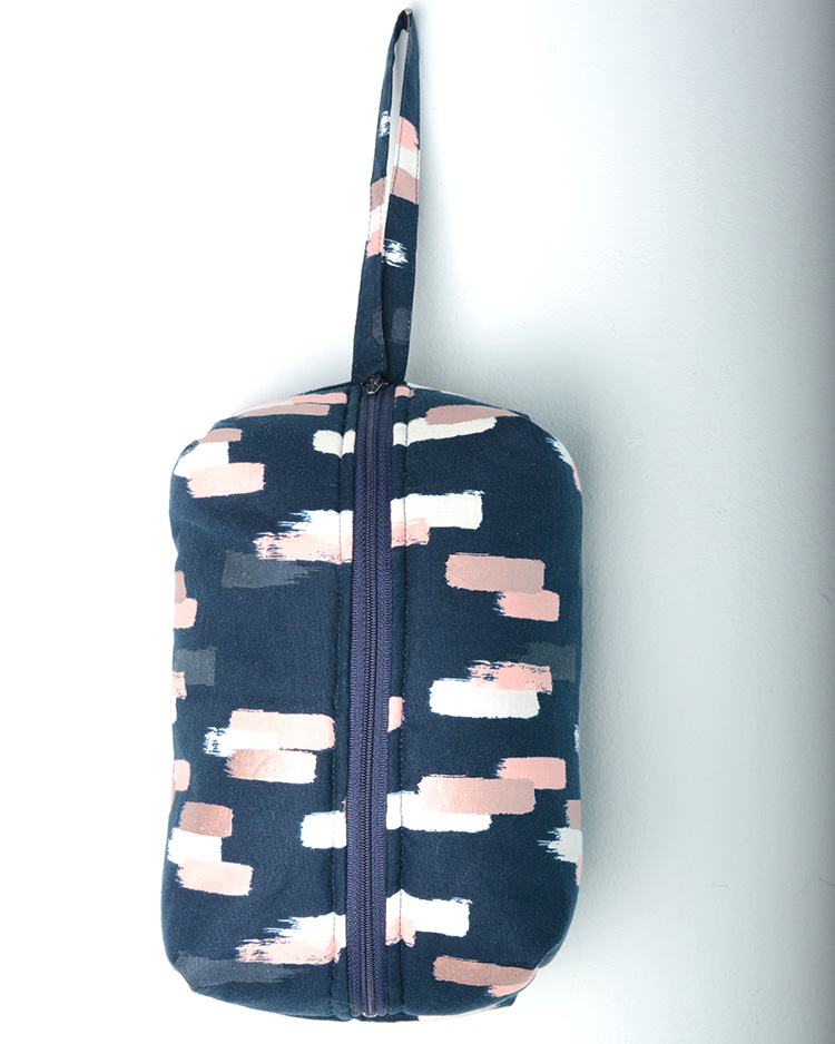 LITEwinnipeg's tweet photo. We have a number of high-quality handmade products from The Cutting Edge available in the shop now!

Clutches, storage bags and more...all sorts of options if you’re looking for a gift that’s special while also creating jobs in Winnipeg.

Check out https://t.co/SxZVVtvgVZ https://t.co/ftxOpdxG27
