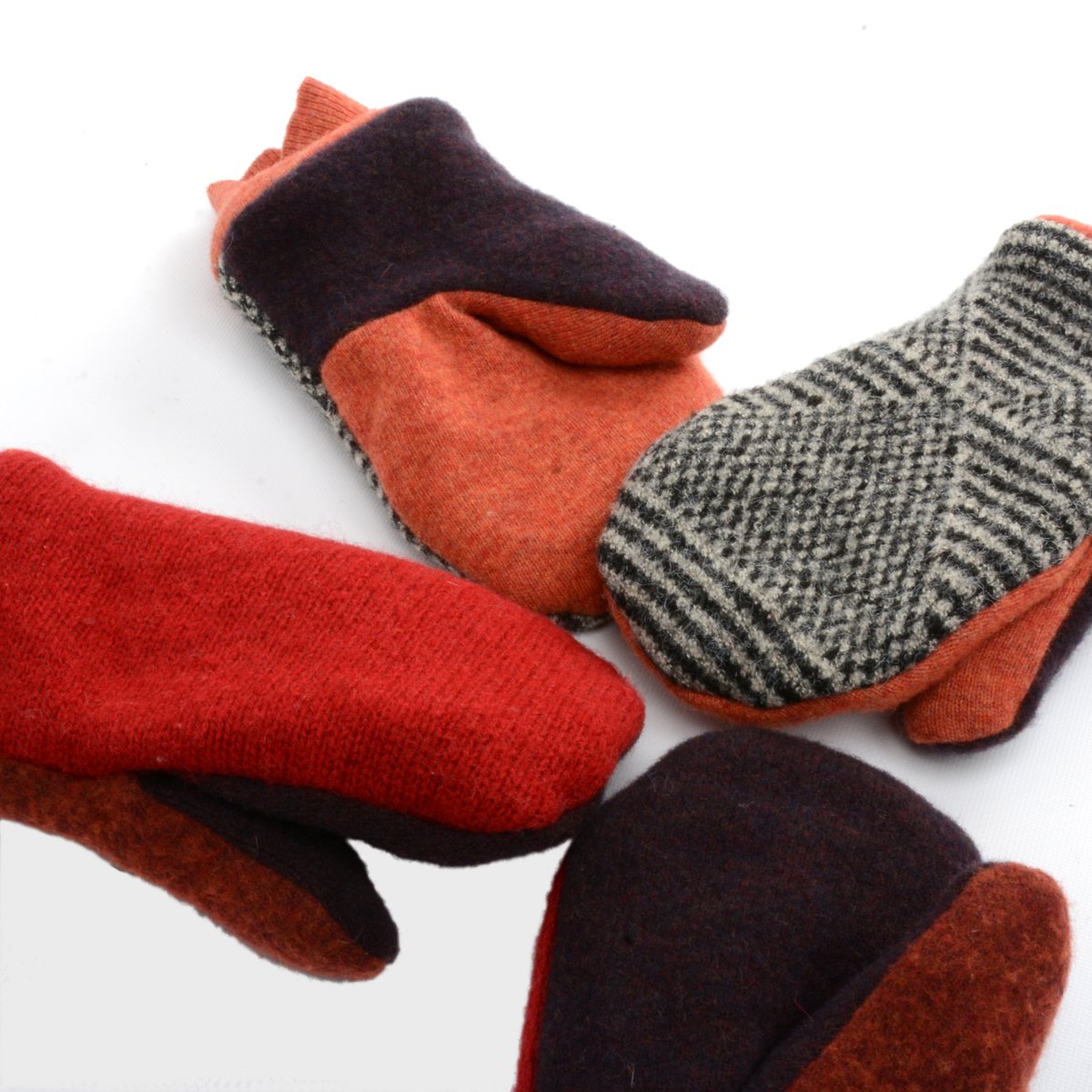 LITEwinnipeg's tweet photo. We have a number of high-quality handmade products from The Cutting Edge available in the shop now!

Clutches, storage bags and more...all sorts of options if you’re looking for a gift that’s special while also creating jobs in Winnipeg.

Check out https://t.co/SxZVVtvgVZ https://t.co/ftxOpdxG27
