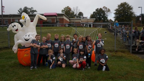 hescubcats's tweet photo. Second graders were the first ones to get to participate in the #9thAnnualCubcatCrawl this year. Thankfully, the rain clouds parted and allowed them the opportunity to get outside last Friday to participate! #TrickOrTrot Hendersonville Elementary School PTO https://t.co/xCEHxwa9na