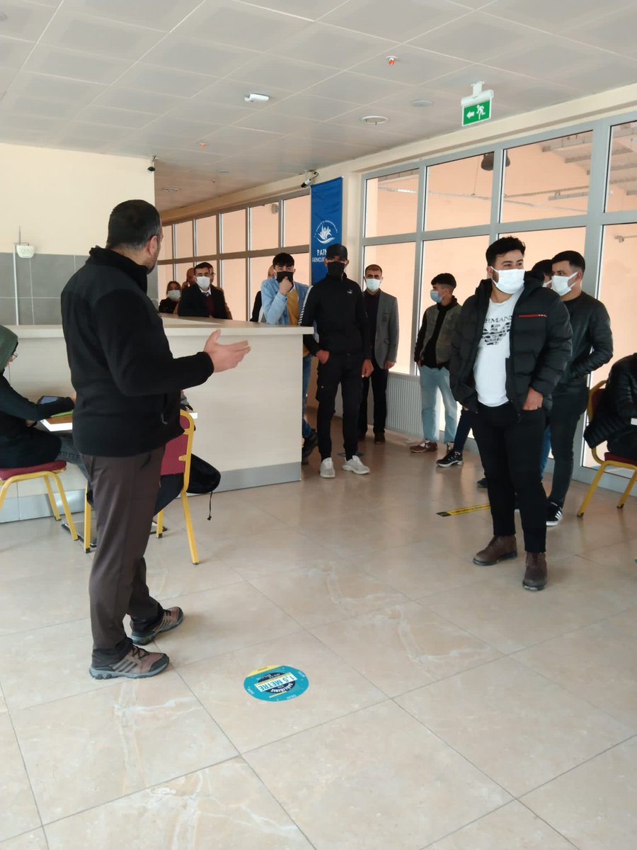 servetbulut23's tweet photo. Patnos Denetimli Serbestlik Müdürlüğünde bağımlılık mücadele eden gençleri Gençlik Merkezinde ağırladık Gençlik Merkezimizi tanıtıp güzel dakikalar geçirdik @CankatarYusuf @ismailcalgangsb @CemilBu29716542 @FatihALPASLAN04 https://t.co/2EQNonsB50