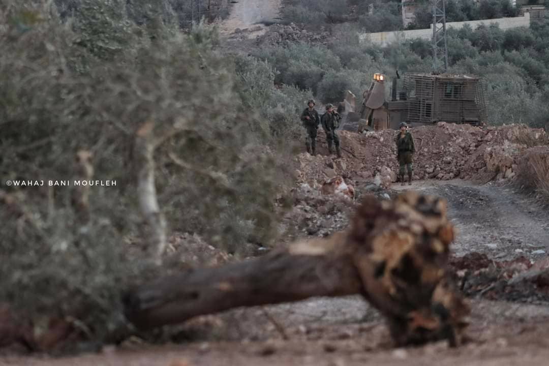 MemoHamada16's tweet photo. The Israeli occupation forces razed and closed the roads that leads to the Jabal Sabih, in Beta.

#SaveBeta
#Act4Palestine https://t.co/CKUEgkrVoj