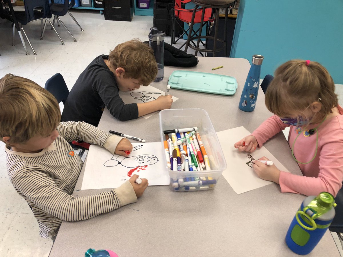 gves_smith's tweet photo. Fridays are fun in kindergarten! @GreenValleyElem https://t.co/Qq0RRyClHV