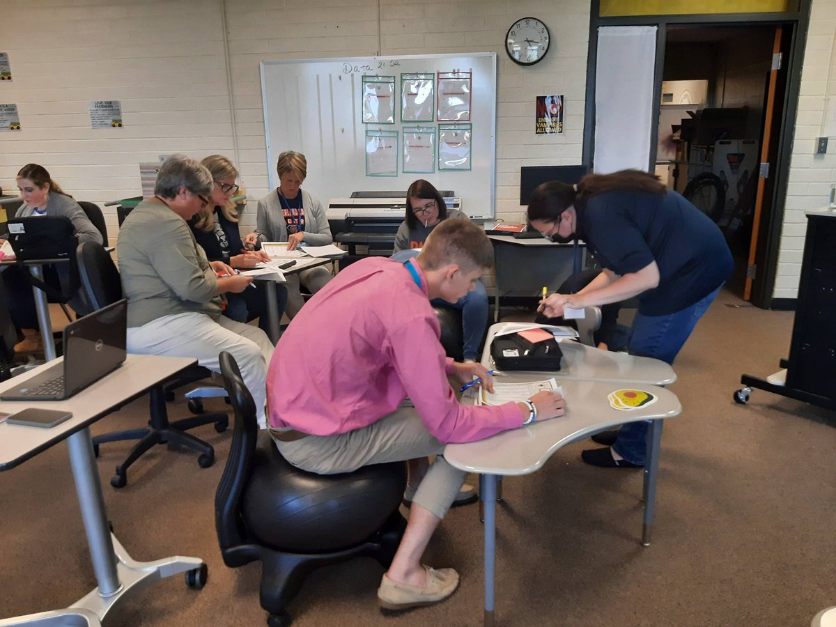 SCESPacers's tweet photo. Great working session yesterday! We worked on identifying ELA tier 3 words for grades K-6. #PacerReady https://t.co/oSdJ0LpBzg