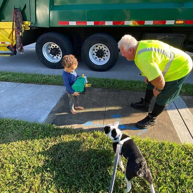 WasteManagement's tweet photo. Cuteness overload alert! We love seeing our little WM fans. Moments like this are the highlight of our days. Share your photos with us to be featured with hashtag #WMFanoftheWeek or #WMFanPhotos https://t.co/Q3Vtduganc