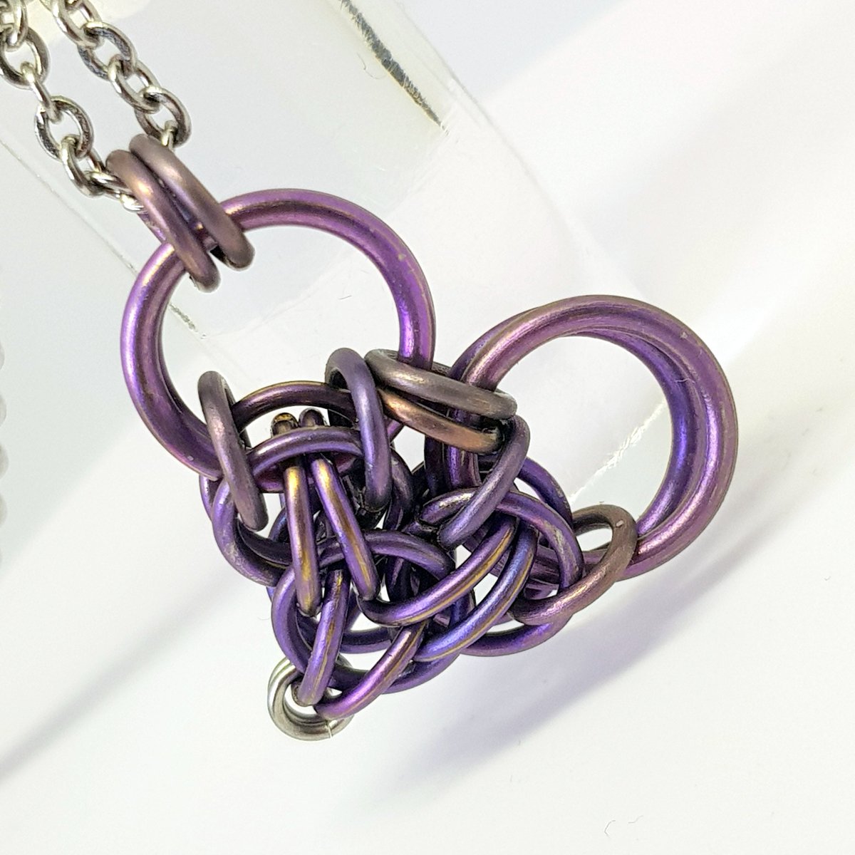 FromSelsey's tweet photo. lovefromselsey
Friday is new faces day, in the shop is @sanctuarystudio with her unique chainmaille and jewellery necklaces, bracelets, earrings and rings. we are open 10 till 4 daily next to the windmill, mill lane selsey. parking is by the shop. We look forward to you visiting. https://t.co/lG6SMepvNZ