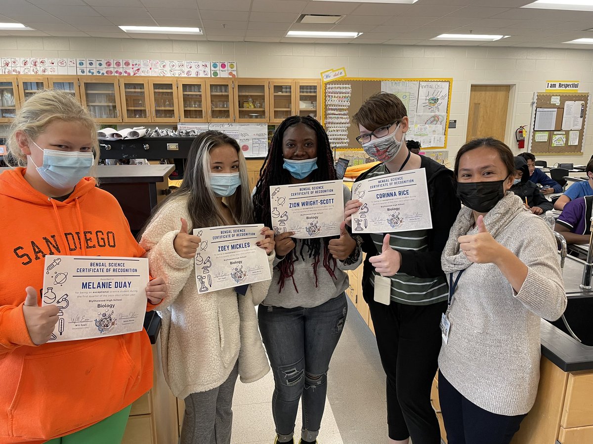 CatMomWV's tweet photo. Celebrating Ms. Pawid’s exceptional science students from Q1! 🎉 @BlythewoodHigh #BengalScience https://t.co/ldxTgGpnCq