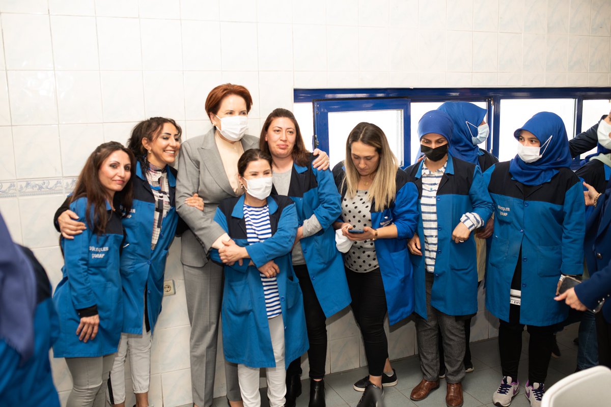 Metingulecyalcn's tweet photo. Bugün fabrikamızı kıymetli teşkilatı ile ziyarete gelip ve çalışanlarımızla vakit geçirip sorunlarını dinleyen Sayın Genel Başkanımız Meral Akşener’e teşekkürlerimizi sunarız… @meral_aksener @iyiparti @yetkinozturk06 @esmabekar2 @korayaydintr @iyipartiankara @selamiunur06 https://t.co/82v7Bi3ILk