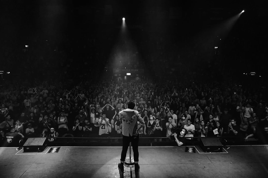 PlayRockPy's tweet photo. #ActualidadPR | Y UN DÍA VOLVIÓ 
@CHANOTB actuó ante un Luna Park colmado, mostrando su mejor versión. https://t.co/410RyhoyRp
