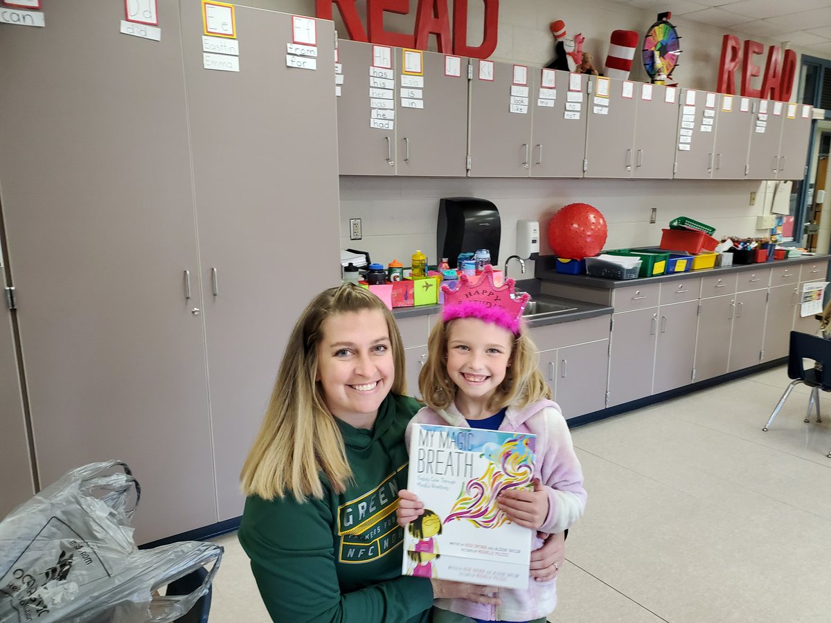 Deitz1stgrade's tweet photo. Celebrating the Star of the Week #Nces https://t.co/PBxN6wxV7J