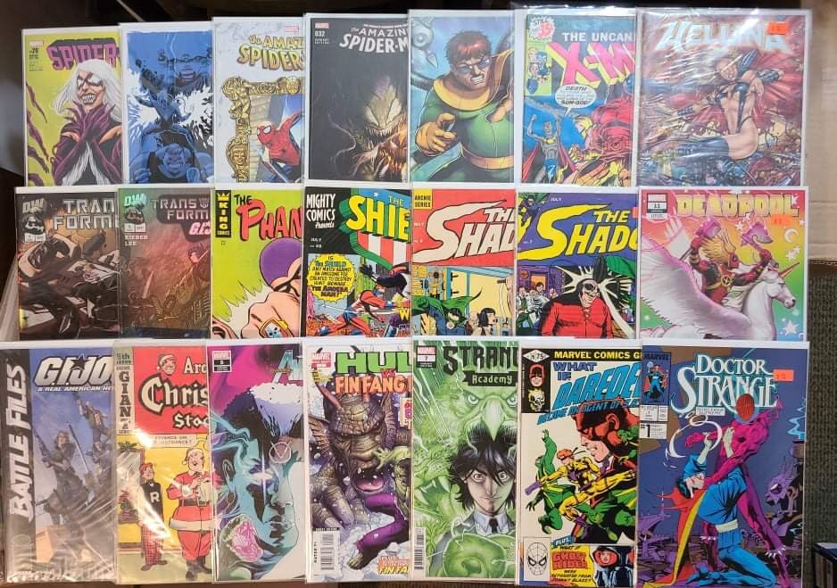 whatwedointhec1's tweet photo. Friday night is alright for buying comics! Join us at 7 pm est on our Facebook live show What We Do in the Comic Shop for these awesome books and more!! https://t.co/masU8Jm46F