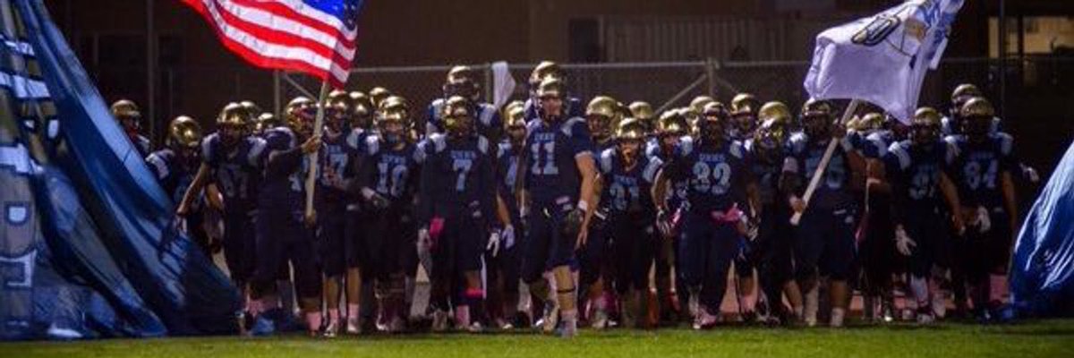 CoachJohnsonOC1's tweet photo. Good luck to the Golden League tonight as we start on the playoff road to the champions. Show them what #DirtMade is about @qhhsfootball @HHSFBoosters @phs_ffl @JVondraQHHSFBHC @HHSCoachLear @CoachENickols #DirtMade #14Freeway https://t.co/4lejaOWnYt