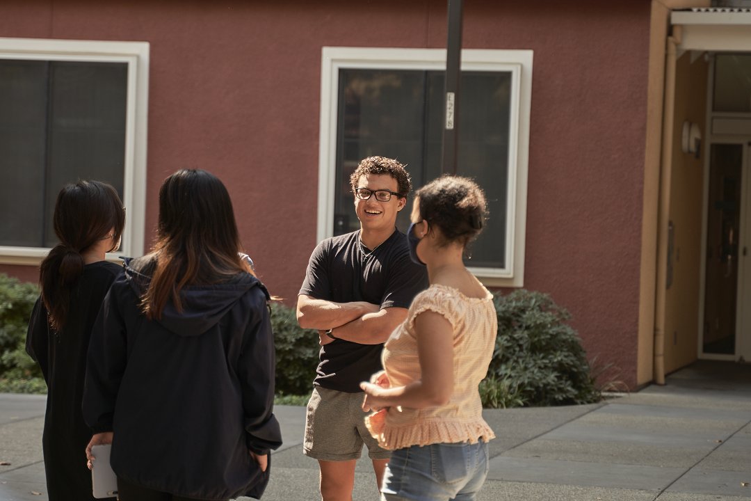 ucdavishousing's tweet photo. Hey there Aggie Leaders! Interested in being a Community Advisor (CA)? Applications are now LIVE!

CAs help foster the growth of a healthy community so the residence hall is a place where #New2UCDavis Aggies feel a sense of belonging.

Apply at https://t.co/dNpM96qcQY https://t.co/PRWWJotMmq
