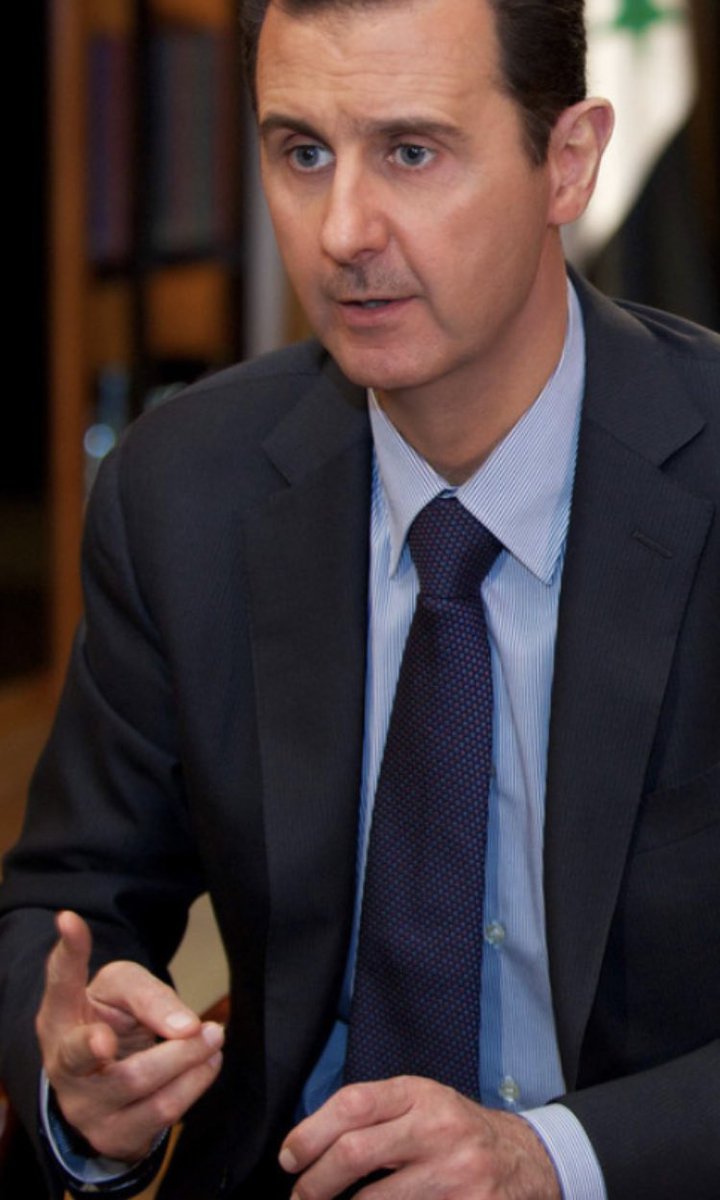 SariWester's tweet photo. Zijn we Assad vergeten? 
#PointedFinger
#HandToHeart 
#SixSixSix
 #VSign https://t.co/hk4YwXzO0C