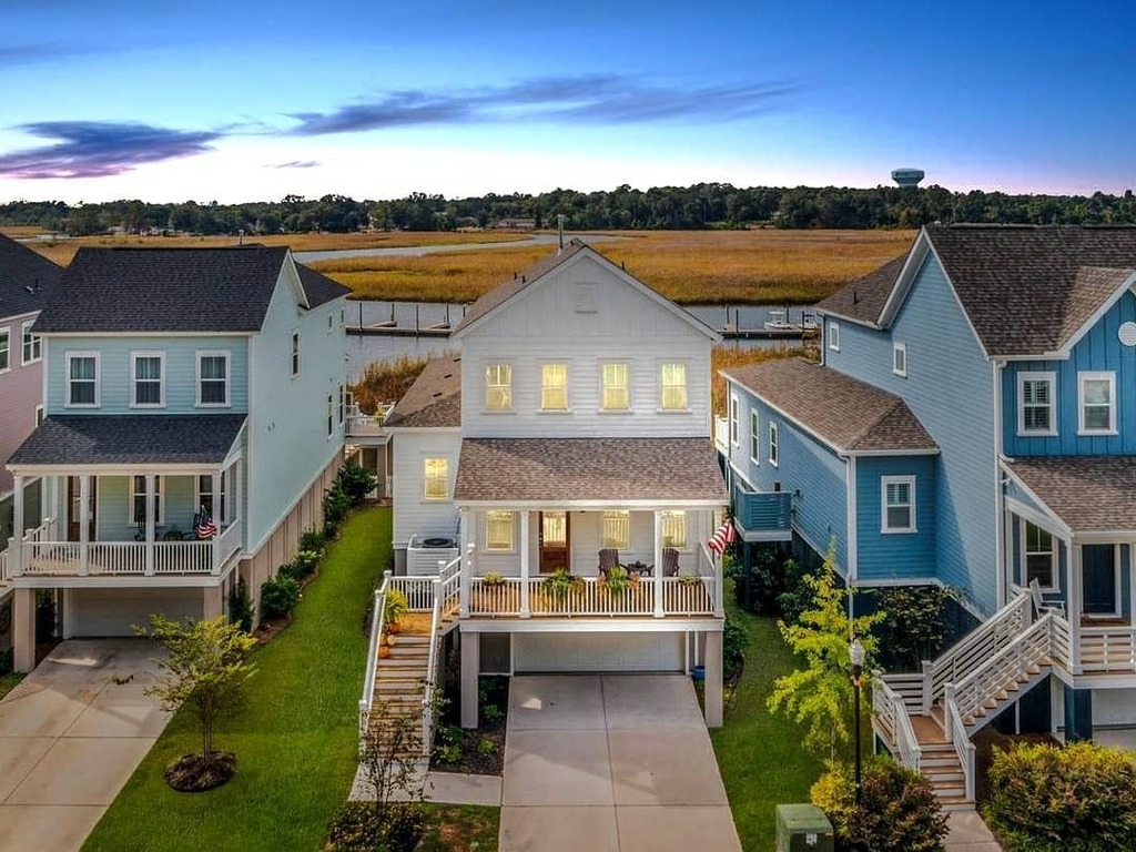 TheCassinaGroup's tweet image. Nestled on the banks of Goose Creek sits this quintessential Lowcountry gem on true deep water in the esteemed Bowen neighborhood. This move-in ready home checks all of the boxes with unobstructed views of the water and incredible sunsets.
​.
​.
​.
​3036 Evening Tide Drive, …
