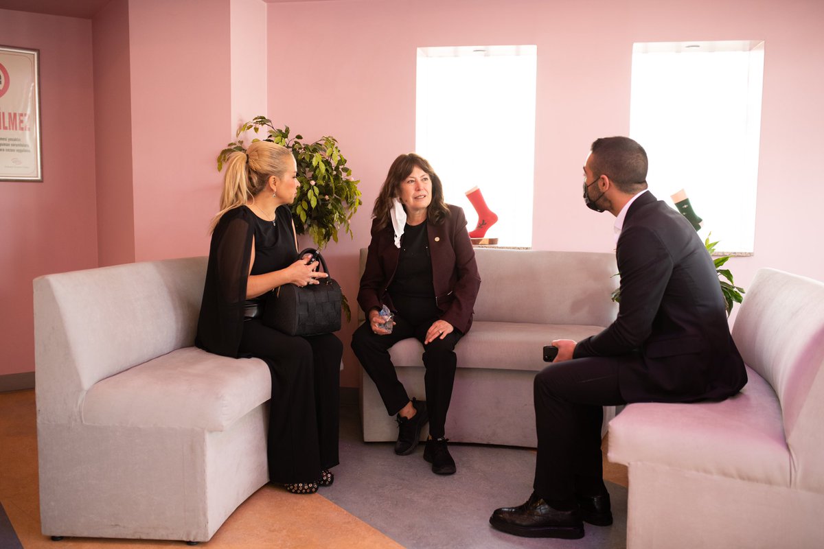 Bugün fabrikamızı kıymetli teşkilatı ile ziyarete gelen çalışanlarımızla vakit geçirip sorunlarını dinleyen Sayın Genel Başkanımız Meral Akşener’e teşekkürlerimizi sunarız… <a href="/meral_aksener/">Meral Akşener</a> <a href="/iyiparti/">İYİ Parti</a> <a href="/UmitDikbayir/">Ümit Dikbayır</a> <a href="/senolsunat/">Şenol Sunat</a> @esmabekar2 <a href="/selamiunur06/">Selami Ünür</a> <a href="/korayaydintr/">Koray Aydın</a>